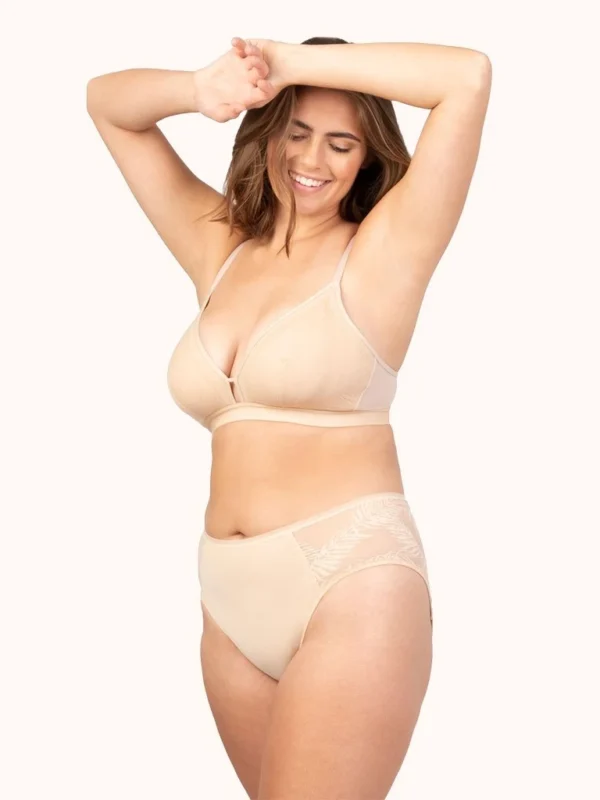 Venus Underwear Shop 21 Venus Underwear Shop -Venus Underwear Shop 2 on model front1 smooth lace busty bralette toasted almond 41dc64fb 6e59 40ba b35c 290833d892c9