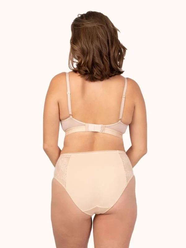 Venus Underwear Shop 22 Venus Underwear Shop -Venus Underwear Shop 3 on model back smooth lace busty bralette toasted almond fd3add76 fbbf 4995 adf0 0c425a530374